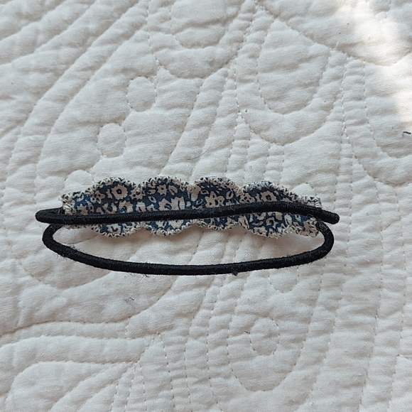 Glitzy rhinestone hair ties - Picture 2 of 5